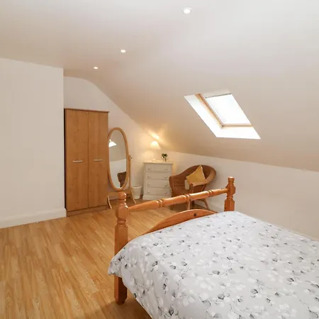 Дом отдыха Rock Lawn Glanbannoo Upper